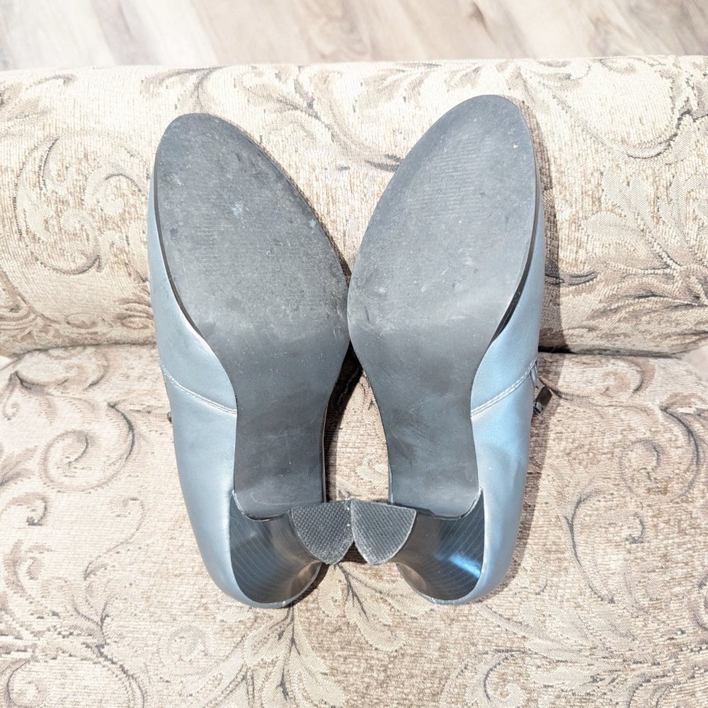 Women's AJ Valenci leather booties SZ 8 silver metallic 3" heel Good Condition - Picture 5 of 6